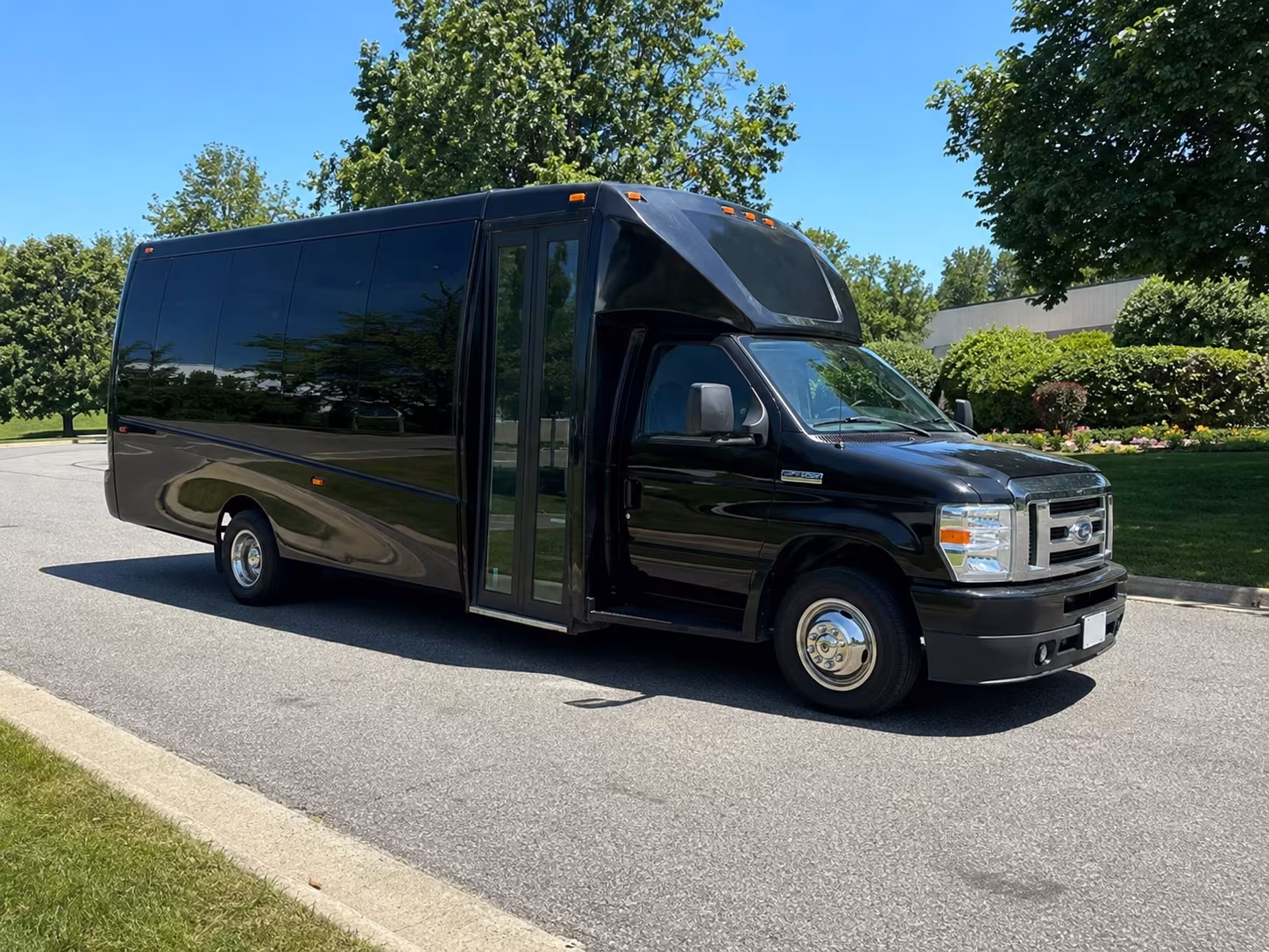 affordable richmond prom party bus prices split across your group