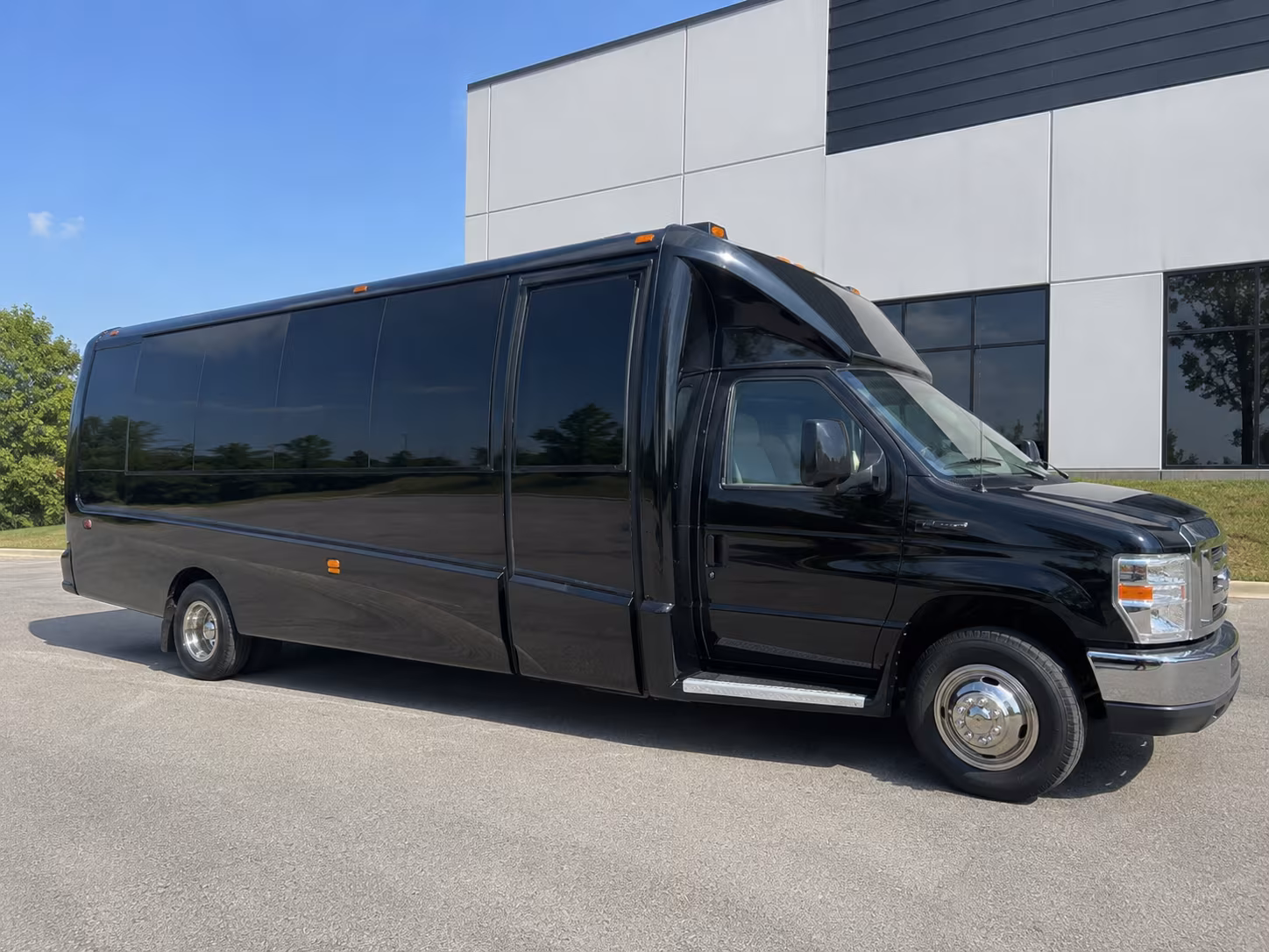 rent a richmond prom party bus or charter bus today